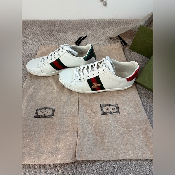 Gucci New Ace Sneakers with Red and Green Stripes - Picture 2 of 14